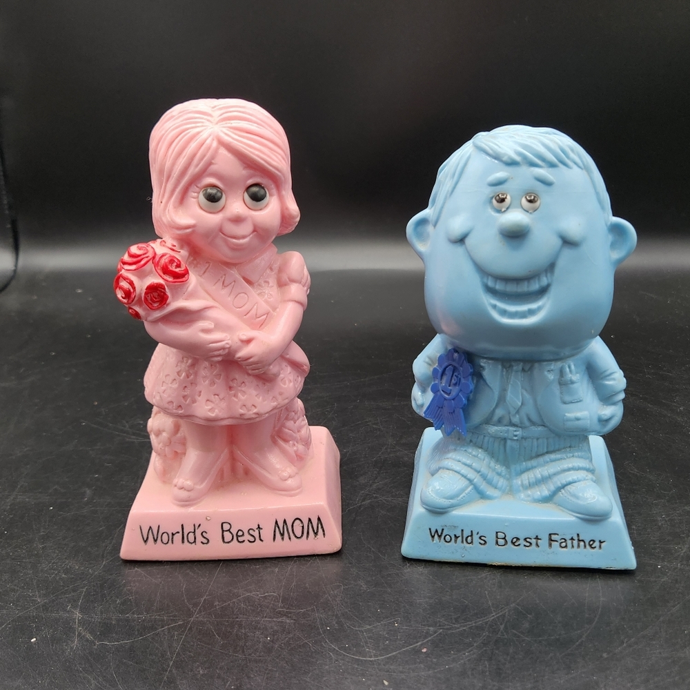 Vintage, Wallace Berrie N Co Blue and Pink Worlds Best Mother And Father Figures